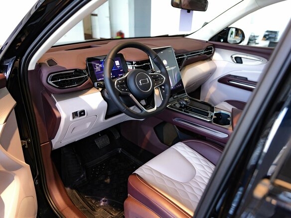 2025 Bestune T90 I, чёрный, 4181000 рублей - вид 12