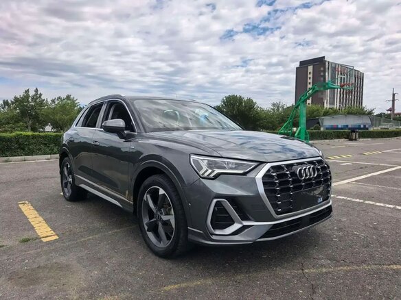2023 Audi Q3 35 TFSI II (F3), серый, 2550000 рублей - вид 2