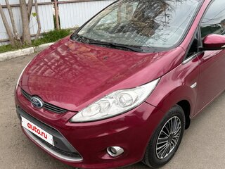 2011 Ford Fiesta Mk6, красный, 775000 рублей, вид 1