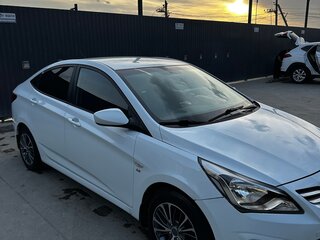 2015 Hyundai Solaris I Рестайлинг, белый, 830000 рублей, вид 4