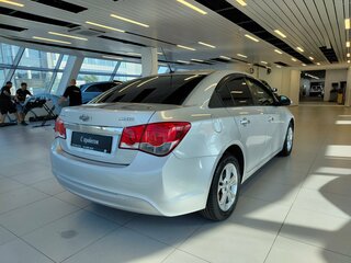 2015 Chevrolet Cruze I Рестайлинг, серебристый, 580000 рублей, вид 2