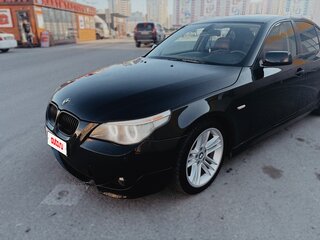 2004 BMW 5 серии 530i V (E60/E61), чёрный, 1099000 рублей, вид 4