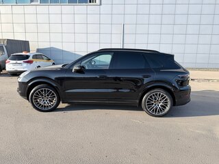 2022 Porsche Cayenne III, чёрный, 12500000 рублей, вид 3