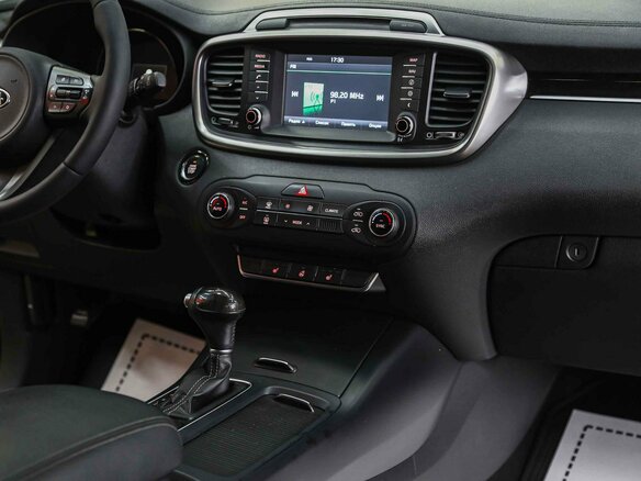 2017 Kia Sorento III Prime, белый, 2190000 рублей - вид 12