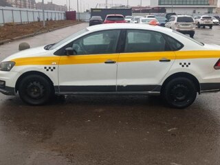 2018 Volkswagen Polo V Рестайлинг, белый, 550000 рублей, вид 3