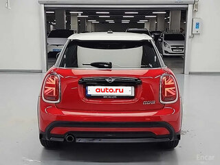 2023 Mini Hatch Cooper III (F55/F56) Рестайлинг 2, красный, 2170000 рублей, вид 4