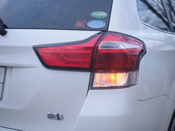 2017 Toyota Corolla Fielder XI (E160, E170, E180) Рестайлинг 1, белый, 1330000 рублей - вид 15