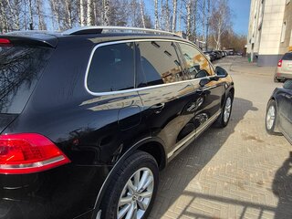 2013 Volkswagen Touareg II, чёрный, 2150000 рублей, вид 2