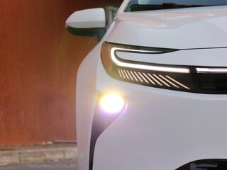 2026 Toyota Corolla XII (E210) Рестайлинг 2, белый, 3020000 рублей, вид 2