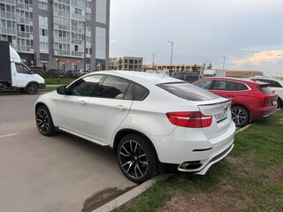 2010 BMW X6 50i 6-speed I (E71), белый, 1850000 рублей, вид 4