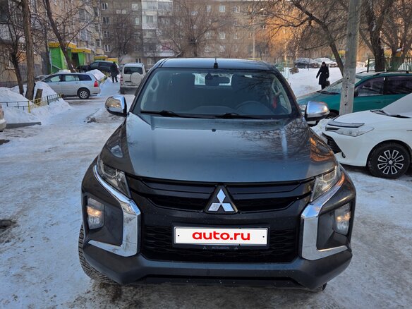 2021 Mitsubishi L200 V Рестайлинг, серый, 2380000 рублей - вид 2