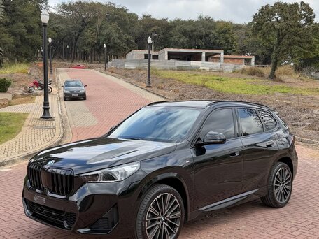 2023 BMW X1 Long 20Li sDrive III (U11/U12), белый, 3040000 рублей, вид 1