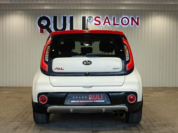 2016 Kia Soul II Рестайлинг, белый, 1560000 рублей - вид 10