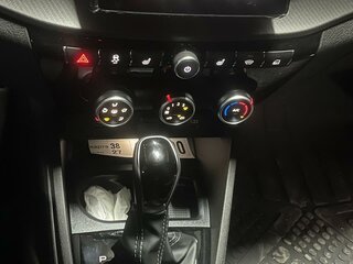 2026 Lada (ВАЗ) Vesta Cross I Рестайлинг (NG), чёрный, 1830000 рублей, вид 5