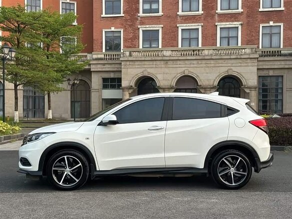 2022 Honda Vezel I Рестайлинг, белый, 1466700 рублей - вид 16