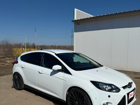 2011 Ford Focus III, белый, 900000 рублей - вид 3