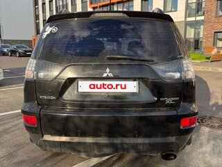 2010 Mitsubishi Outlander II Рестайлинг, чёрный, 950000 рублей, вид 3