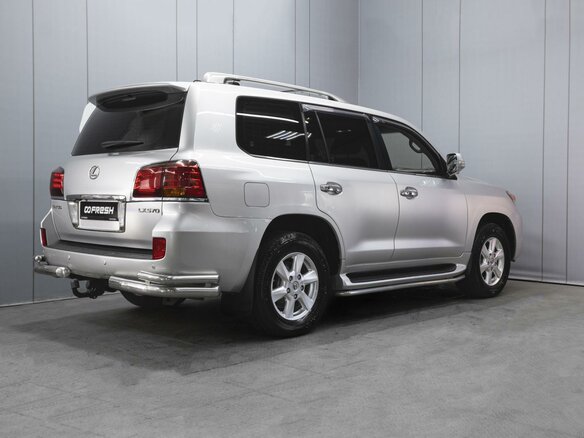 2008 Lexus LX 570 III, серебристый - вид 1