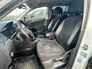 2017 Volkswagen Tiguan II, белый, 2390000 рублей, вид 4