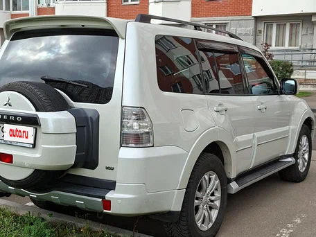 2013 Mitsubishi Pajero IV Рестайлинг 1, белый, 1970000 рублей, вид 4
