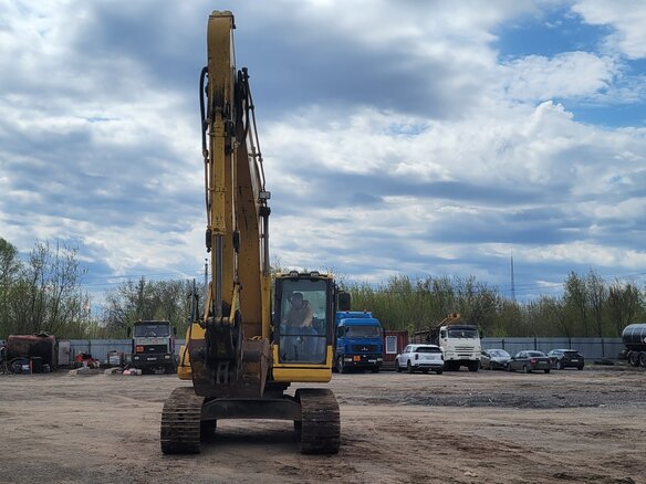 2017 Komatsu PC200-8, жёлтый, 5900000 рублей - вид 5