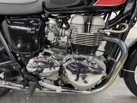 2007 Triumph Bonneville T100, чёрный, 549000 рублей - вид 16