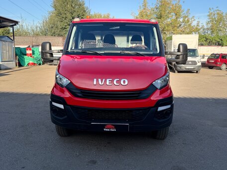 2017 Iveco Daily, красный, 3050000 рублей, вид 2