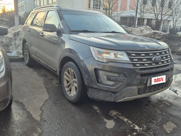 2016 Ford Explorer V Рестайлинг, серый, 1700000 рублей - вид 4
