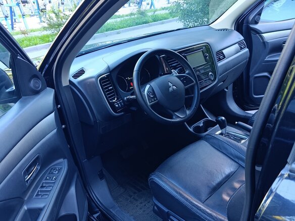 2013 Mitsubishi Outlander III, чёрный - вид 9