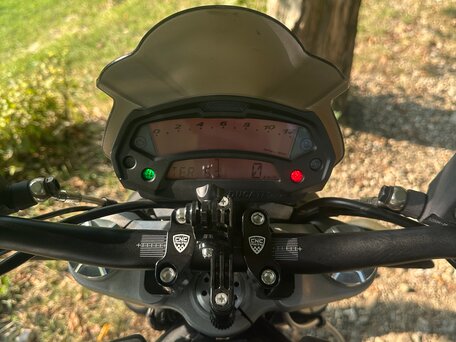 2012 Ducati Monster 696, серебристый, 425000 рублей, вид 3