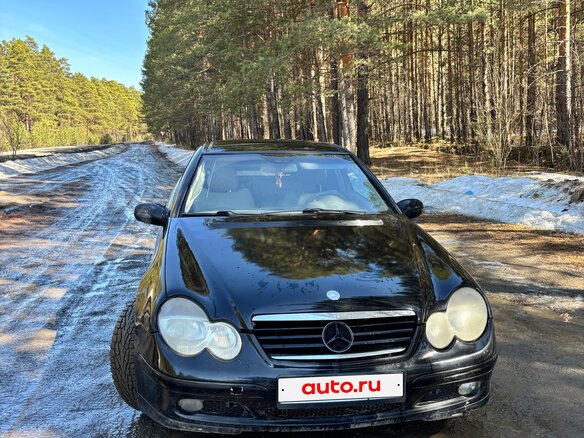 2002 Mercedes-Benz C-Класс 230 II (W203), чёрный, 650000 рублей - вид 1