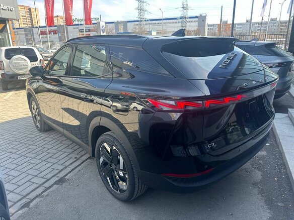 2026 Omoda C7, чёрный, 3499000 рублей - вид 4