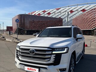 2023 Toyota Land Cruiser 300 Series, белый, 11200000 рублей, вид 2