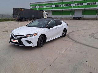 2019 Toyota Camry US Market VIII (XV70), белый, 2350000 рублей, вид 2