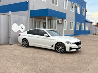 2022 BMW 5 серии 520d VII (G30/G31/G38) Рестайлинг, белый, 4650000 рублей, вид 3