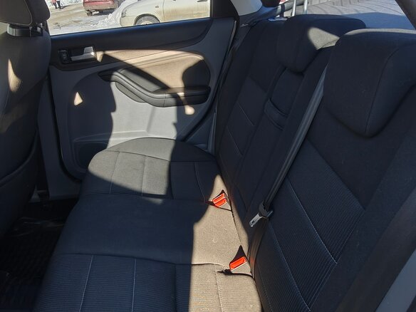 2010 Ford Focus II Рестайлинг, серебристый, 785000 рублей - вид 10