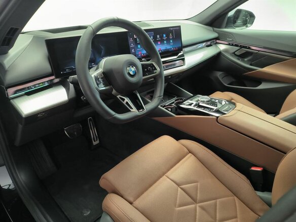 2025 BMW 5 серии 530i xDrive VIII (G60/G61/G68), чёрный, 9990000 рублей - вид 7