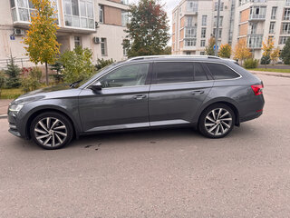 2020 Skoda Superb III Рестайлинг, серый, 2650000 рублей, вид 4