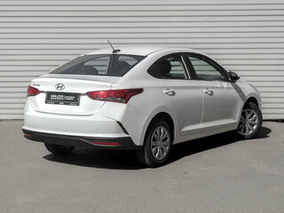 2022 Hyundai Solaris II Рестайлинг, белый, 1610000 рублей, вид 5