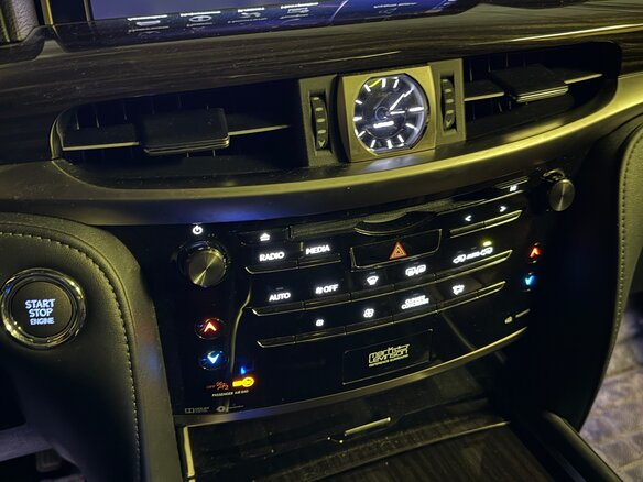 2016 Lexus LX 570 III Рестайлинг 2, чёрный, 6950000 рублей - вид 12