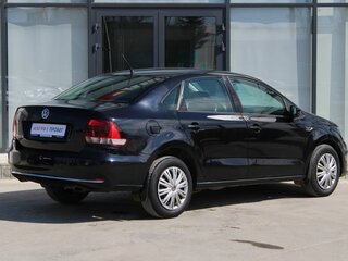 2016 Volkswagen Polo V Рестайлинг, чёрный, 890000 рублей, вид 5