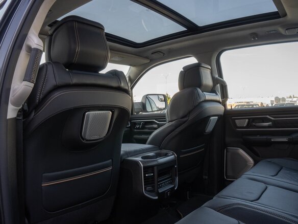 2026 Ram 1500 Crew Cab V Рестайлинг, синий, 10300000 рублей - вид 8