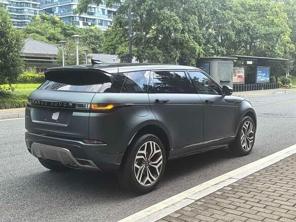 2024 Land Rover Range Rover Evoque L II, чёрный, 4325326 рублей - вид 2