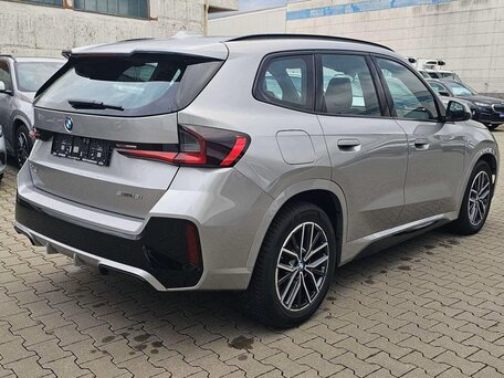 2023 BMW X1 18i sDrive III (U11/U12), серый, 3690000 рублей, вид 4