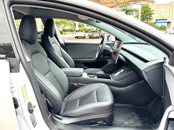 2026 Tesla Model 3 Long Range RWD I Рестайлинг, белый - вид 12