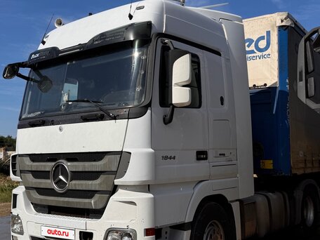 2010 Mercedes-Benz Actros, белый, 3800000 рублей, вид 1