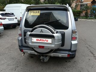 2008 Mitsubishi Pajero IV, серебристый, 1350000 рублей, вид 2