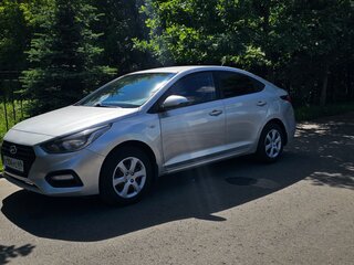 2017 Hyundai Solaris II, серебристый, 790999 рублей, вид 1