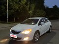 2011 Opel Astra J, белый, 620000 рублей