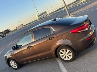 2017 Kia Rio III Рестайлинг, коричневый, 1349000 рублей, вид 3